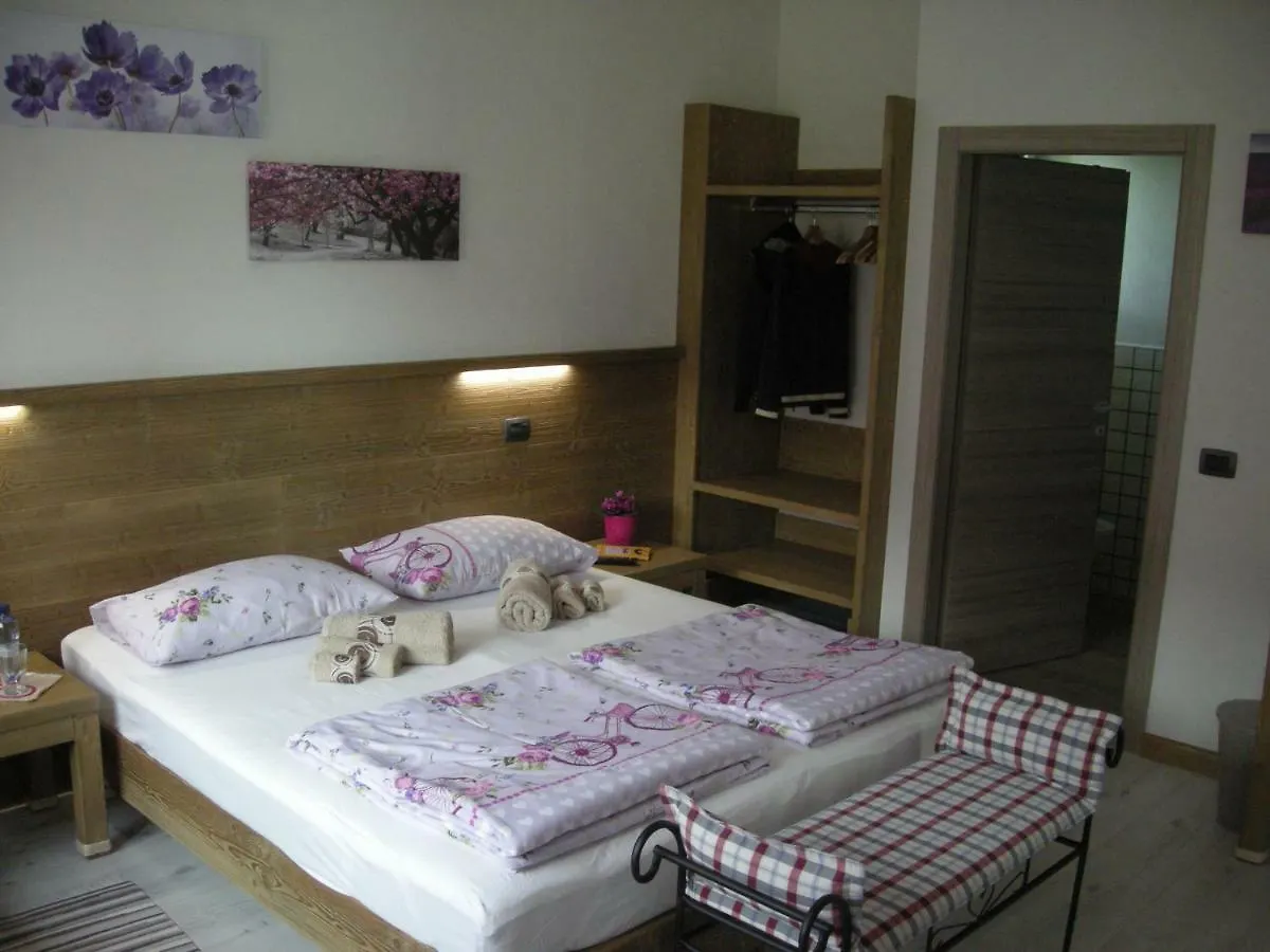 *** Bed & Breakfast B&B Il Crocevia Teglio Itálie